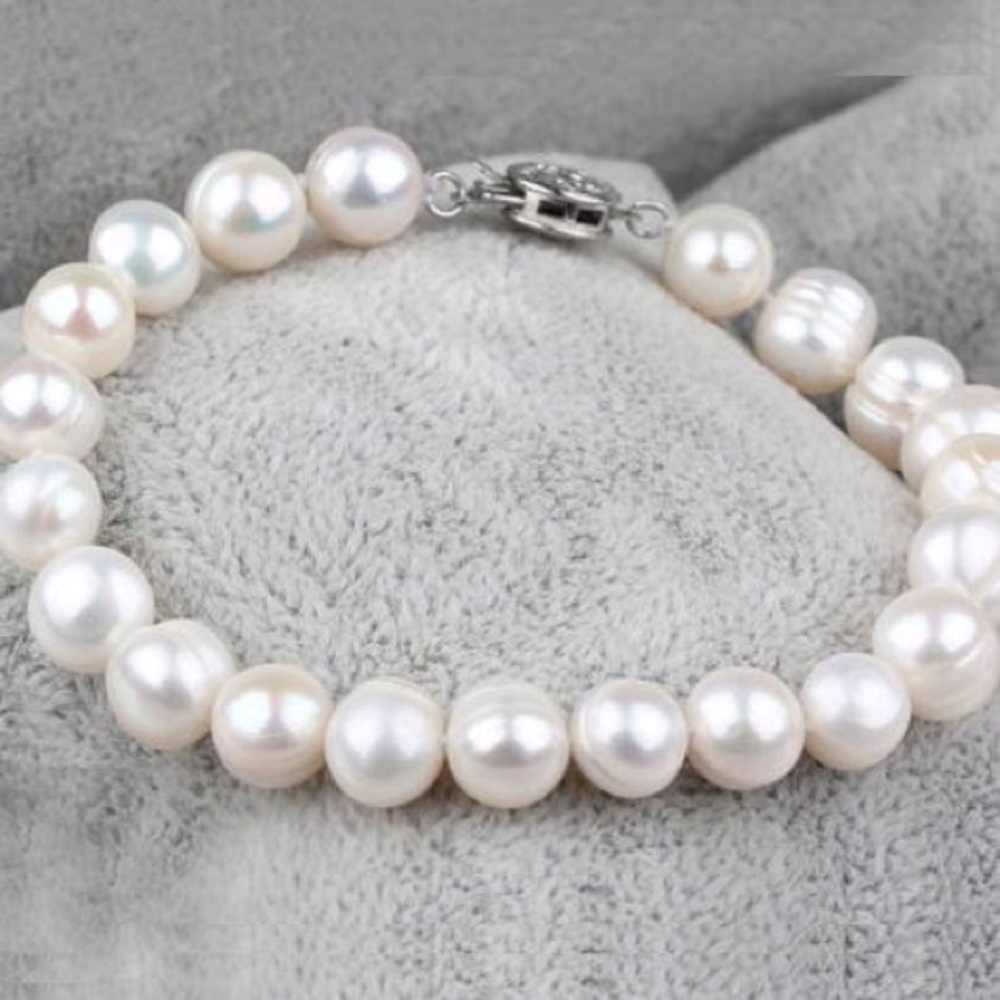 Pearl bracelet